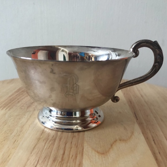 Antique WmA Rogers set of 6 silver plated cups EUC - Picture 6 of 6